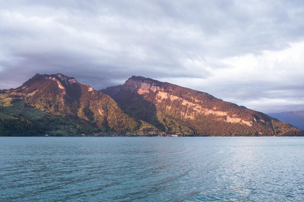 Boutique Hotel Riviera Spiez Exterior foto